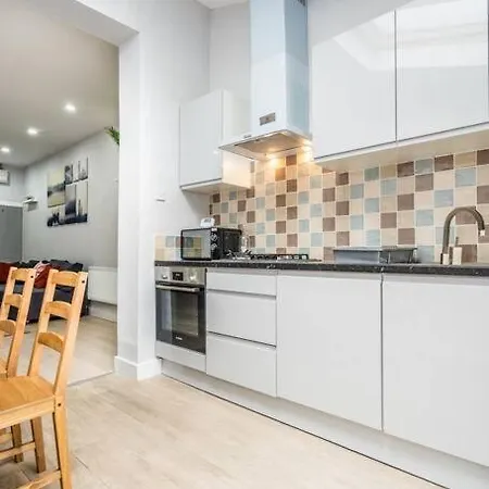 Lavish 2- Bedroom Flat With Free Parking Birmingham Exterior photo