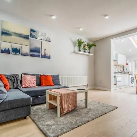 Lavish 2- Bedroom Flat With Free Parking Birmingham Exterior photo